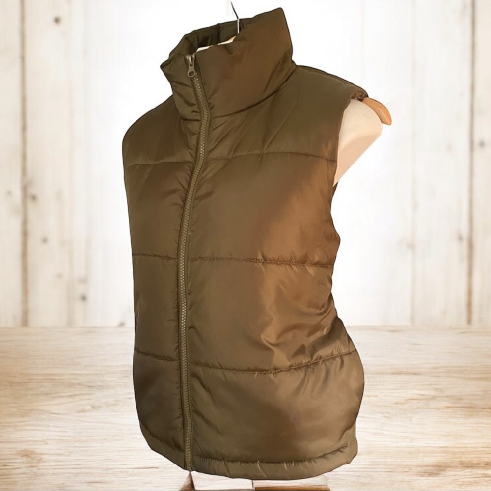 ❄️ 50% off winter Abound olive army green sleeveless puffer vest XS